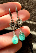 Load image into Gallery viewer, Daisy Amazonite Earrings