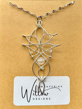 Load image into Gallery viewer, Evenstar Pendant Necklace
