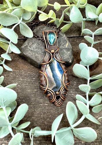 Adofhaor Labradorite & Kyanite Amulet Necklace