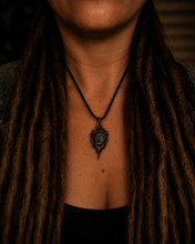 Load image into Gallery viewer, Elven Lattice Pendant