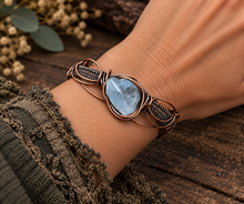 Load image into Gallery viewer, Raw Celestite Fairy Bangle