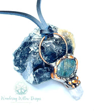 Load image into Gallery viewer, Labradorite &amp; Quartz Electroplated Necklace